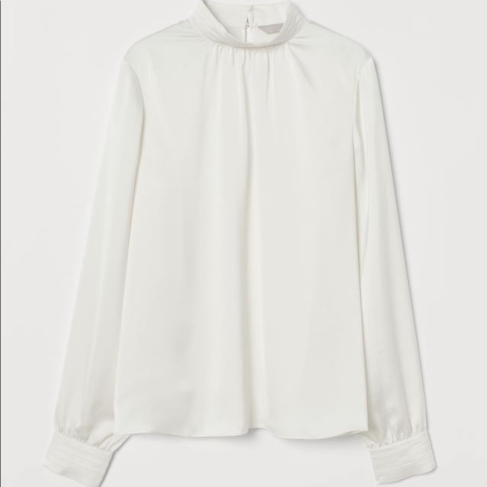 H&M White/ cream satin blouse .New with tags .